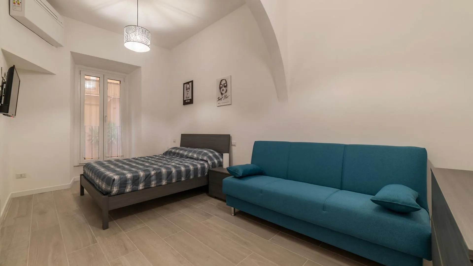 Terme Di Traiano Apartment - 10 Min Dal Colosseo location