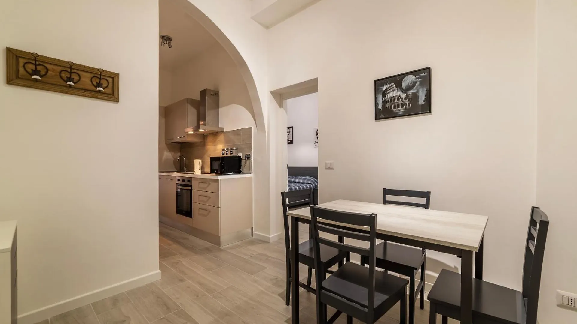 Terme Di Traiano Apartment - 10 Min Dal Colosseo Rzym