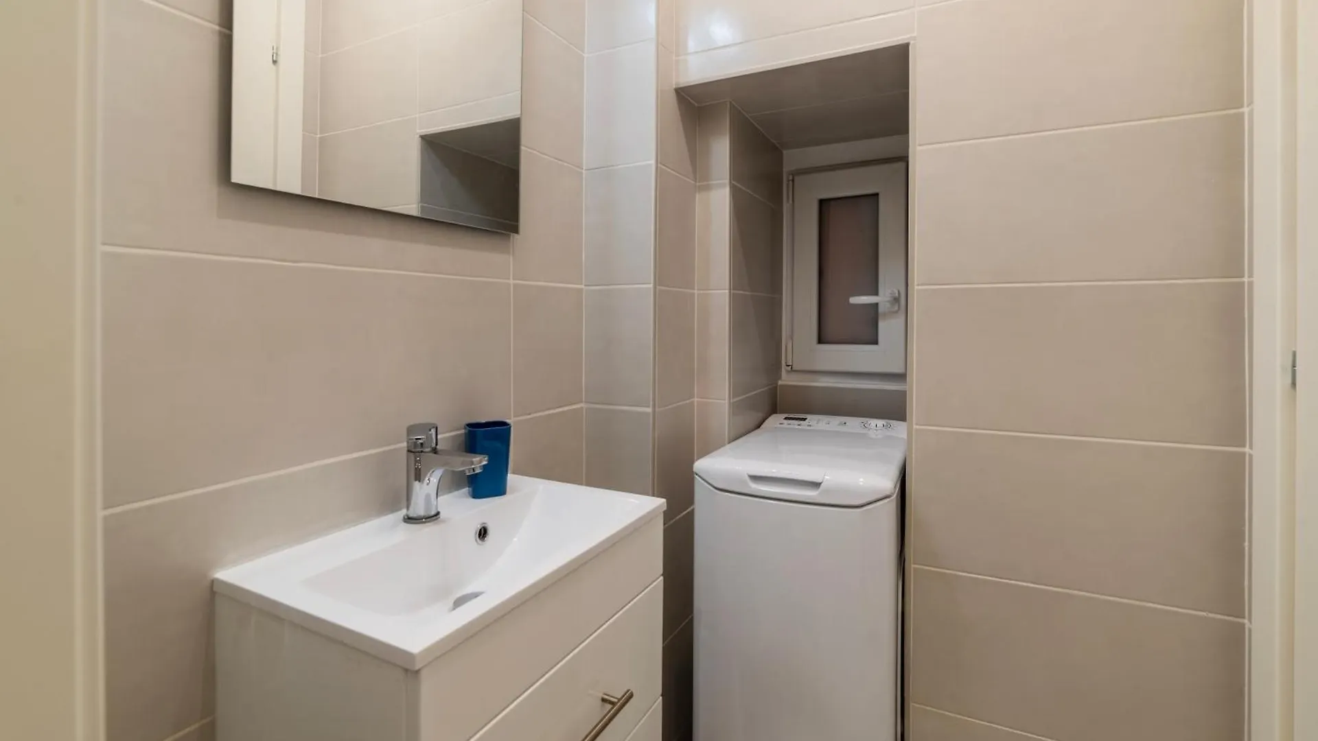 Terme Di Traiano Apartment - 10 Min Dal Colosseo Rzym